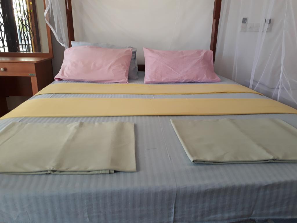 Traveller's Home Hotel Tissamaharama Eksteriør bilde